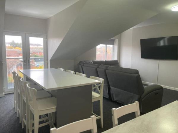 Ryan I Air I Bnb - 102 Mill Street - Free Parking Liverpool Room photo