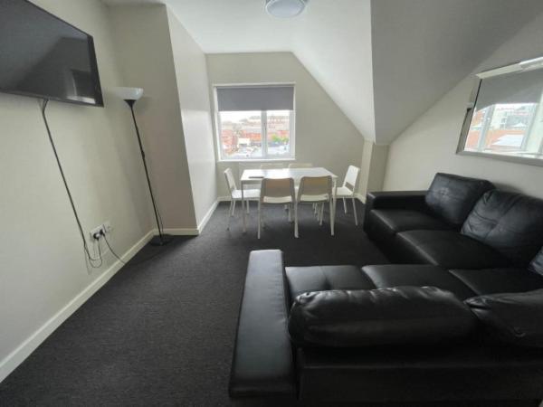 Ryan I Air I Bnb - 102 Mill Street - Free Parking Liverpool Room photo