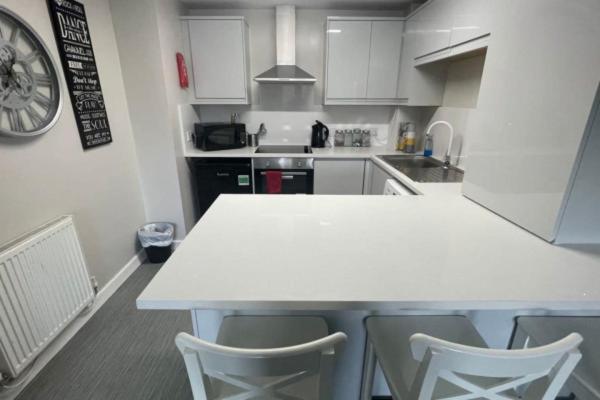 Ryan I Air I Bnb - 102 Mill Street - Free Parking Liverpool Room photo