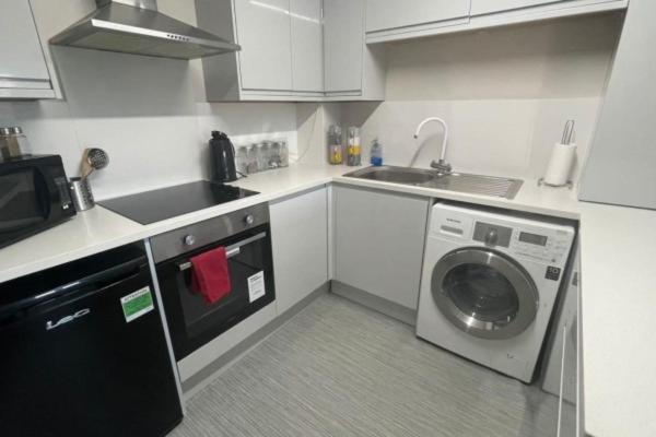 Ryan I Air I Bnb - 102 Mill Street - Free Parking Liverpool Exterior photo