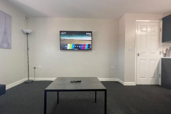 Ryan I Air I Bnb - 102 Mill Street - Free Parking Liverpool Room photo