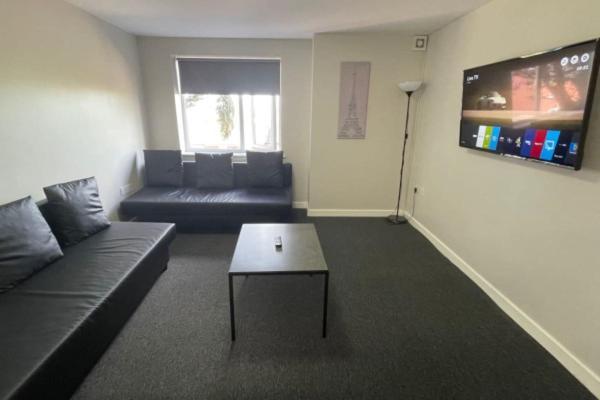 Ryan I Air I Bnb - 102 Mill Street - Free Parking Liverpool Room photo