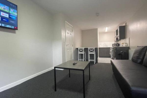 Ryan I Air I Bnb - 102 Mill Street - Free Parking Liverpool Room photo
