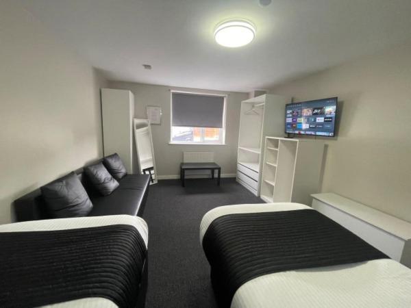 Ryan I Air I Bnb - 102 Mill Street - Free Parking Liverpool Room photo