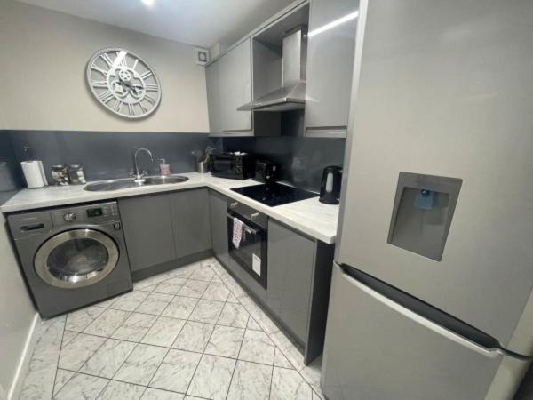 Ryan I Air I Bnb - 102 Mill Street - Free Parking Liverpool Room photo