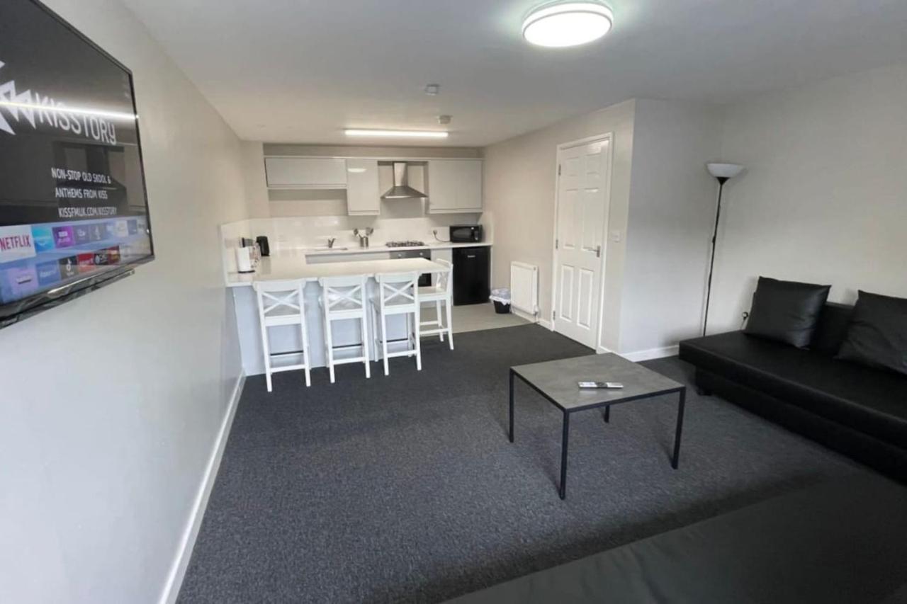 Ryan I Air I Bnb - 102 Mill Street - Free Parking Liverpool Room photo